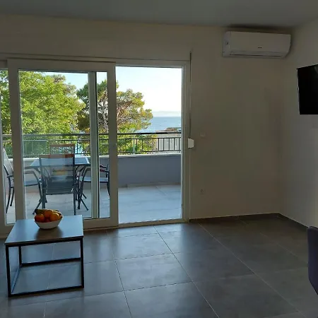 Neva * Макарска