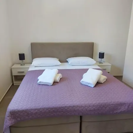 Neva * Макарска